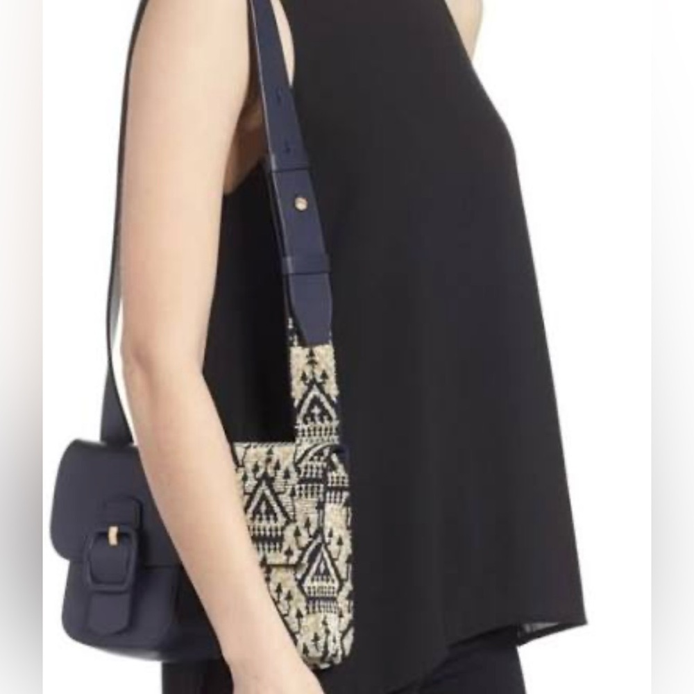 Tory Burch travel Sawyer Shoulder Bag. Never used without tags. - Picture 6 of 11